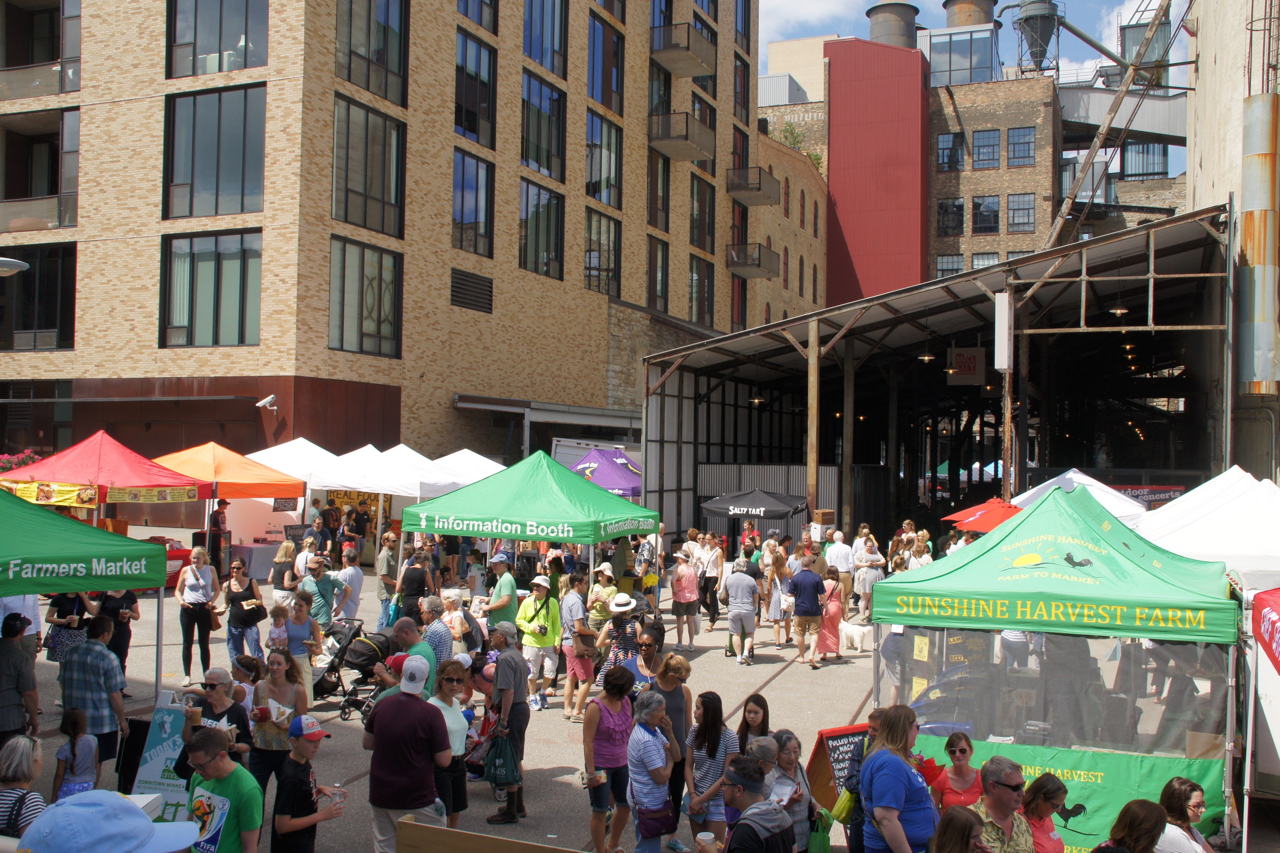Free Scavenger Hunt! Food & Market Scene - Minneapolis Culinary Journey Banner